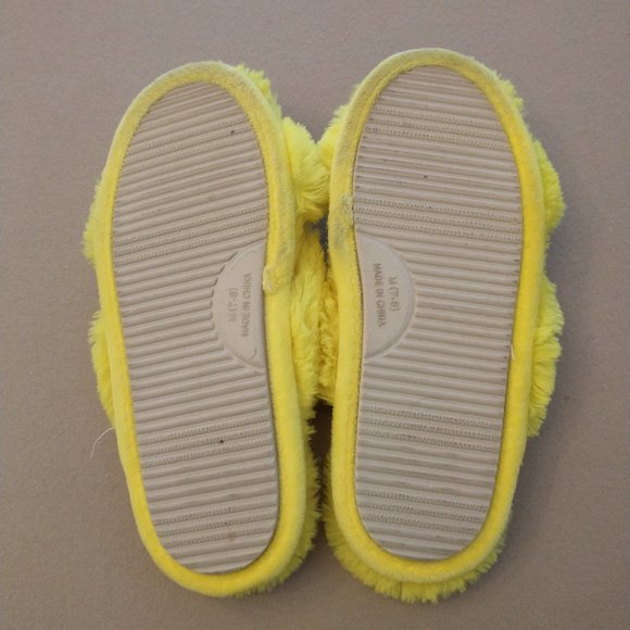 Women's Abound yellow fluffy slippers size M (7-8) - Picture 4 of 9